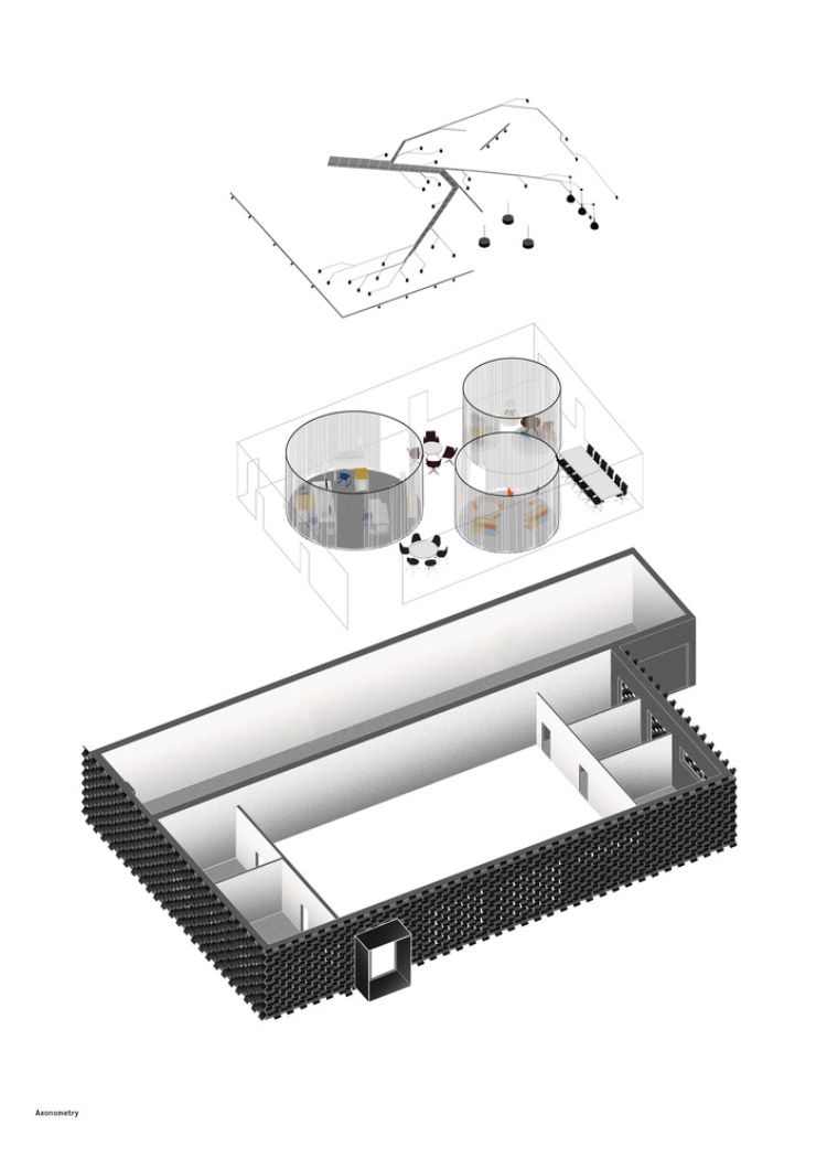 dom z recyklovaného materiálu konštrukcia fasády moderný udržateľný dizajn konštrukcia recyklácia opätovné použitie plastových stoličiek pôdorys