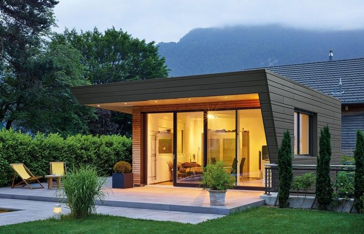 Fasáda opláštená titánzinkom, horizontálne predlžovacie panely