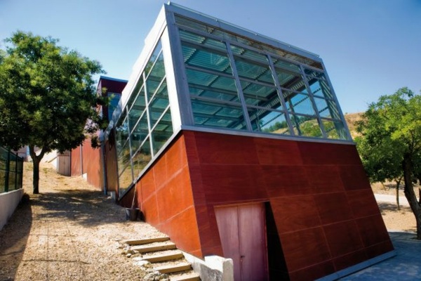 výnimočné fasádne prevedenie drevené sklo