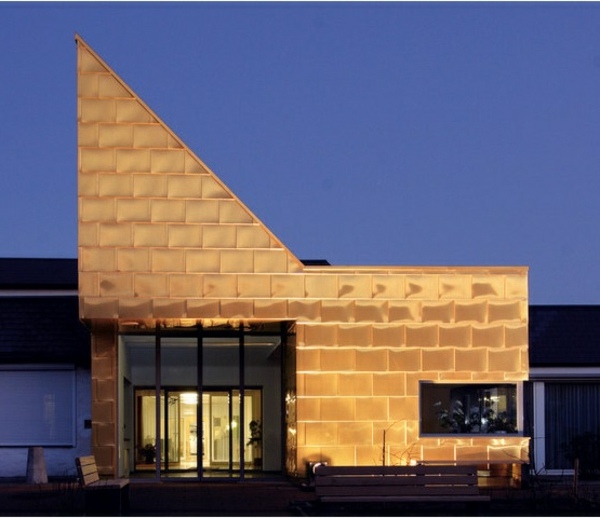 moderná architektúra prevetrávaný fasádny plech