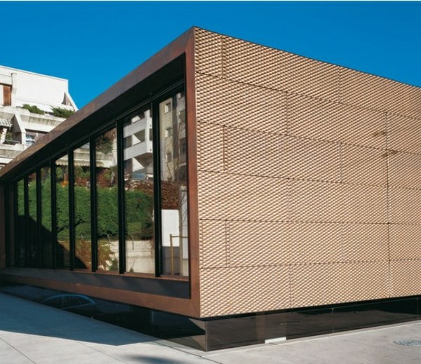 moderné nápady na obklady sklenených fasád