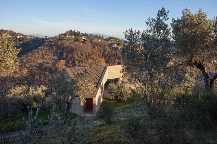 fasádne dosky pieskovcová vila stráň taliansko