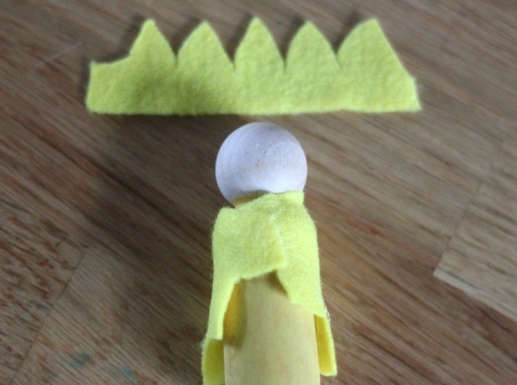 víla-drotár-korunka-plsť-žltá-bábika-urobte to sami