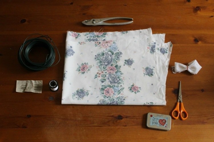 Na rozprávkové krídla budete potrebovať tieto materiály drotárske krídla víla víla-dievčatko-halloween-párty-festival