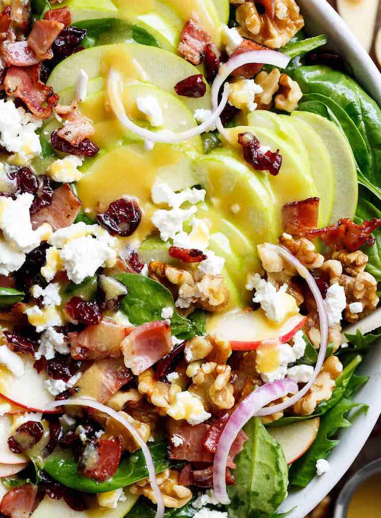 jahňací šalát recept slanina jablká dressing syr feta