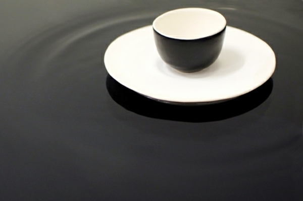 Stolový dizajn inšpirovaný prírodnou vlnou Príroda vodných vĺn inšpiruje Feng Shui