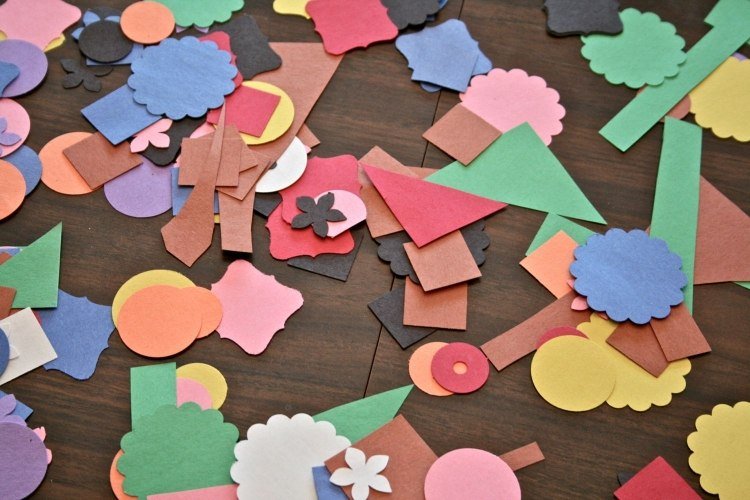 dekorácia okna-jeseň-deti-drotár-papier-figúrky-punč-von-farebné-farebné