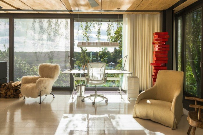 Návrh v interiéri montovaného domu - spálňa s písacím stolom pri okne dizajn spálne písací stôl kancelárske kreslo moderné