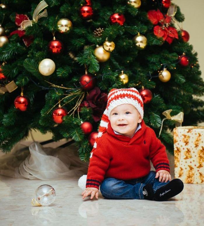 Sveter sviatočnej červenej farby od Ralph Lauren Svetrík chlapček roztomilá zimná móda Ralph Lauren