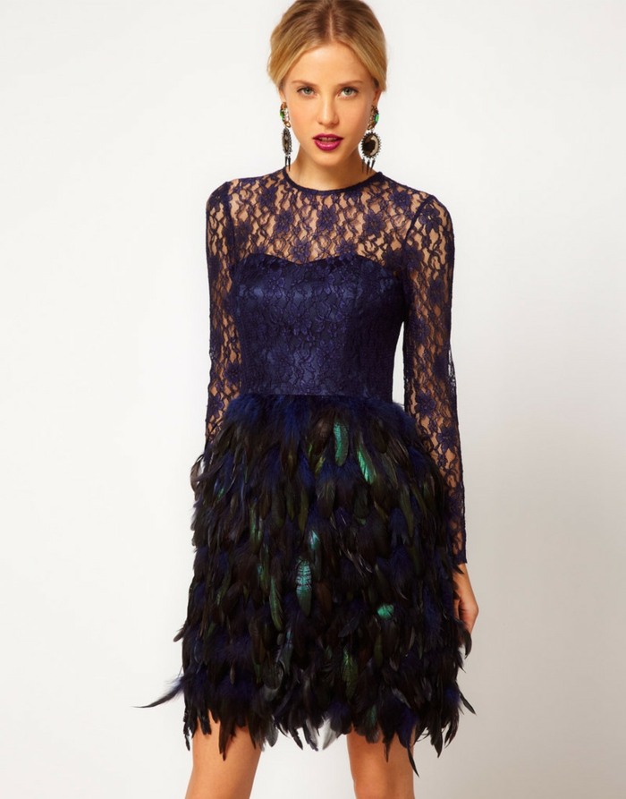 Večerné šaty z pavích peria a čipky cez kleiderr com Šaty-modrá-elegantná-páv-perie-kleiderr-com