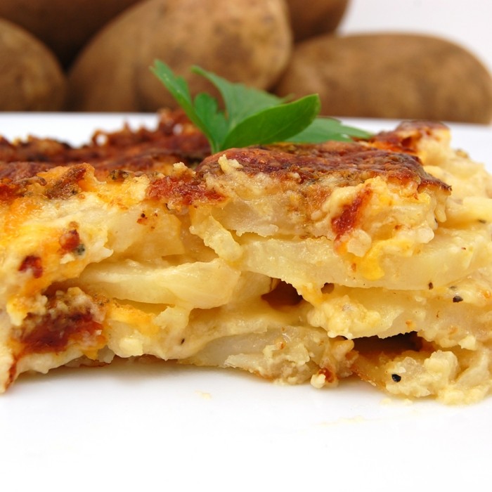 Pečené zemiaky ako slávnostné vianočné jedlo Podávame pečené zemiaky so šalátom