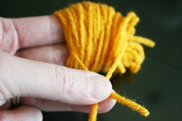 priadza-pom-pom-do-it-yourself