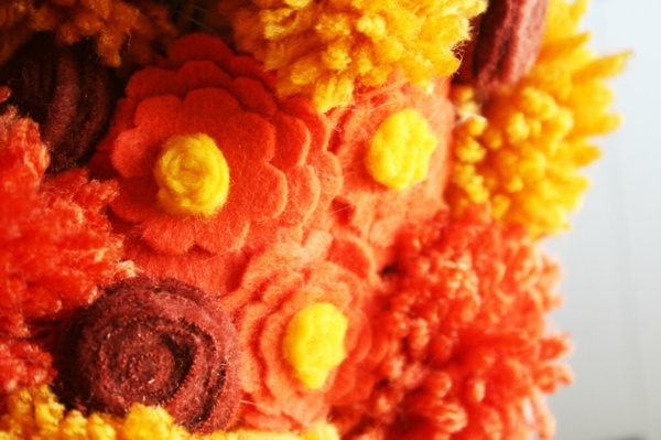 plstené kvety jesenný veniec