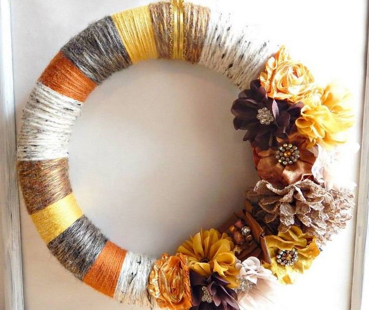 Vytvorte si vlastný jesenný veniec priadza-kvety-jesenné farby