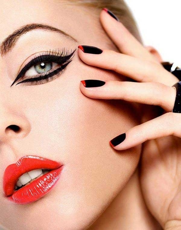 Rúž Nápady na vianočnú párty Novoročné nápady na líčenie Čierna očná linka na nechty