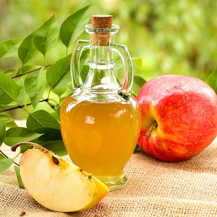 Ošetrenie vlasov - prírodný recept na mastné vlasy vyrobený z jablčného octu jablčný ocot kondicionér na vlasy jablká zdravý recept nápad tipy na krásu 15
