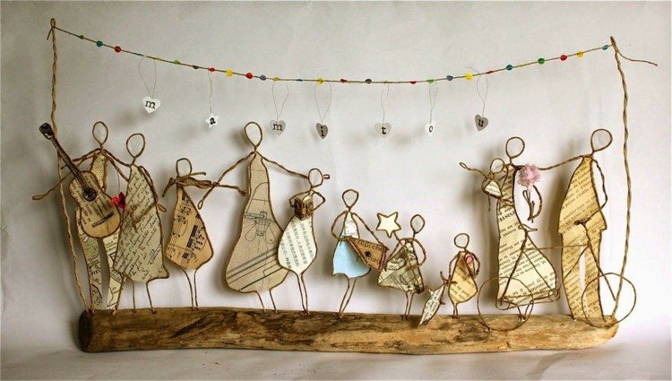 Šťastný festival s mnohými ľuďmi ako scénou