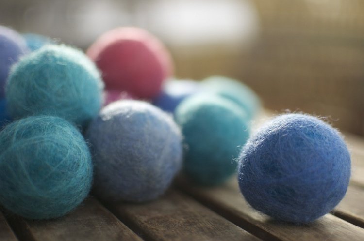 Kúpte si filcové gule alebo si ich vyrobte sami Felt-ball-carpet-round-make-yourself-ball-diy-make
