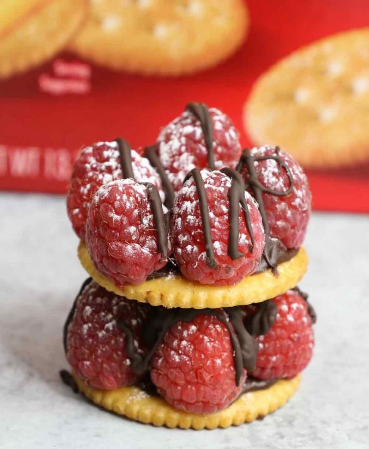 finger food-quick-party-jednohubky-sladké-maliny