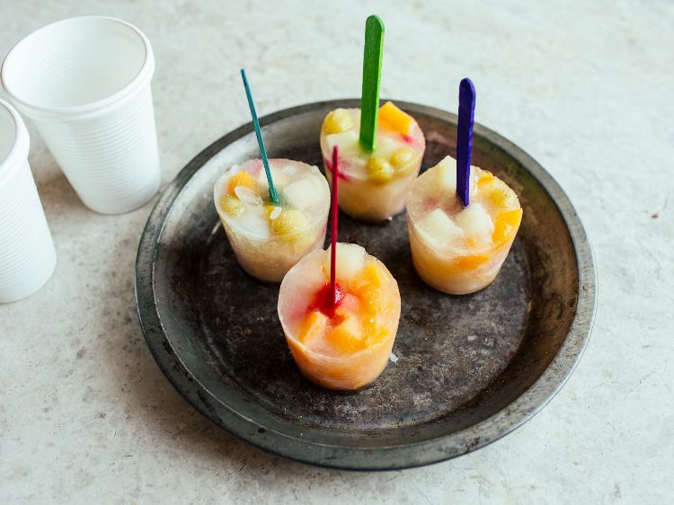 finger food-vegetariánska-príprava-ovocná-zmrzlina-na-palicu