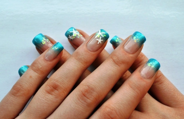 nechtový dizajn plážová hviezdica zelená francúzska manikúra