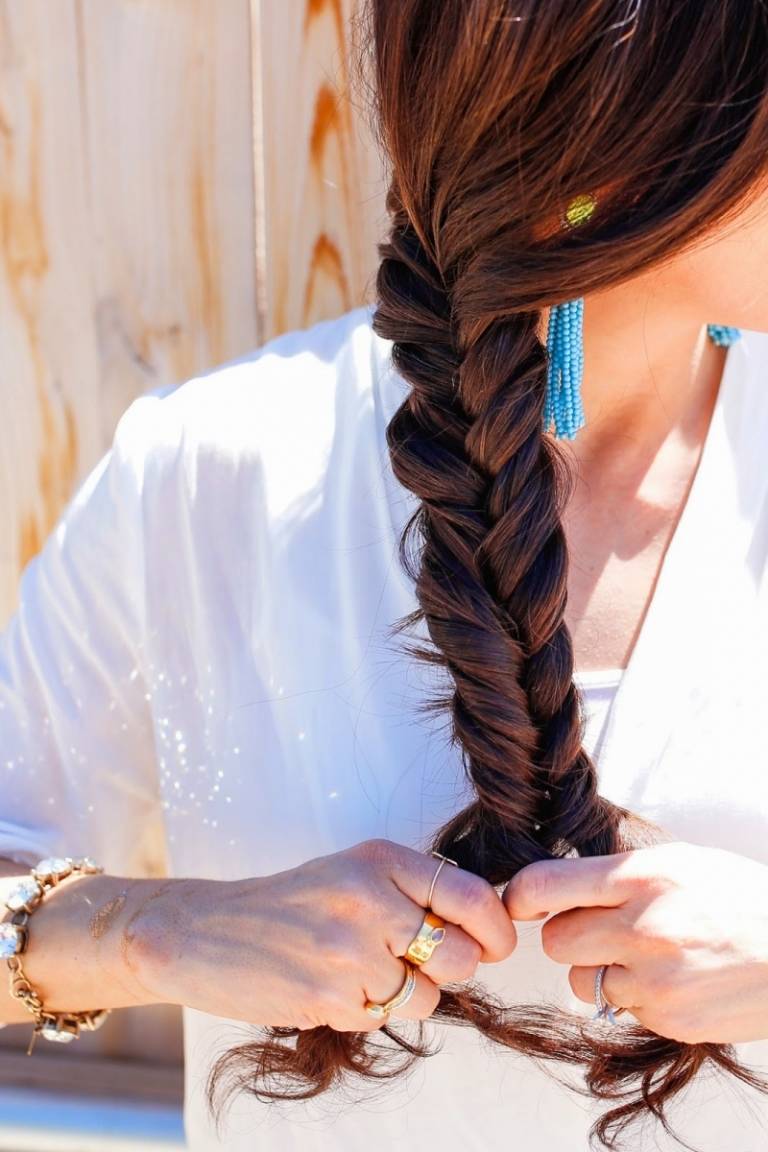 Rybinový cop Návod na styling strapatého vzhľadu v trende účesu 2015 Rybie kosti-návod-na-úpravu-účesu-trendy-2015