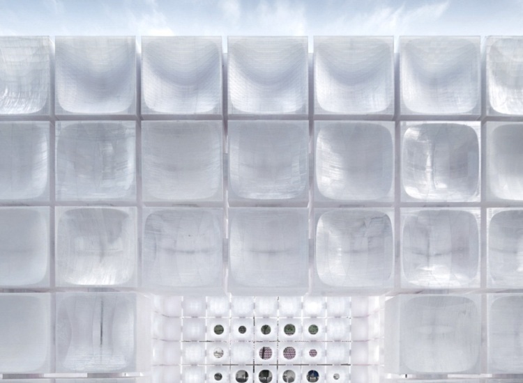 vila so záhradou s plochou strechou, moderná, minimalistická