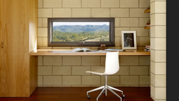 Pracovný rohový dizajnér plochých striech v modernom architektonickom štýle