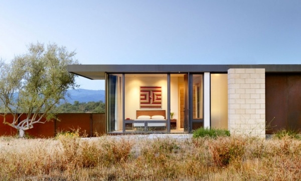 výhľad do spálne dizajnový dom s plochou strechou v modernom štýle