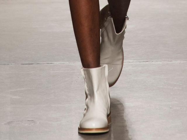 Ľahké kožené mokasíny pre športovkyne biela-mokasín-leto-dámy-koža