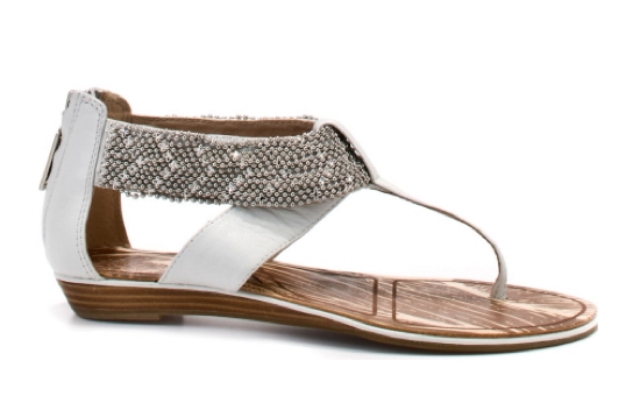 Svadobné sandále s bielou kožou a kamienkami svadobné-šperky-sandále-kožené-kamienky