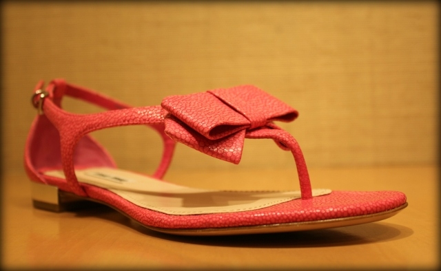 Lukové sandále Koral od Miu Miu Miu-Miu-korálové-sandále-neimann-markus