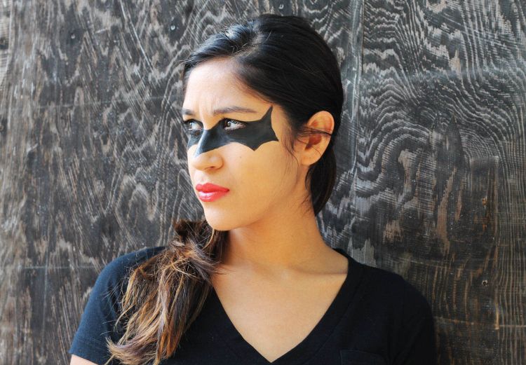 čiernooká netopieria žena