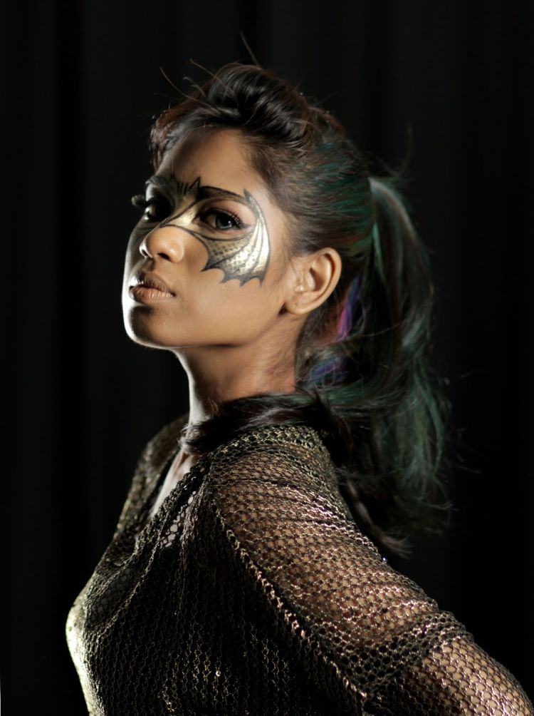 zlatá pálka-maska-žena-halloween