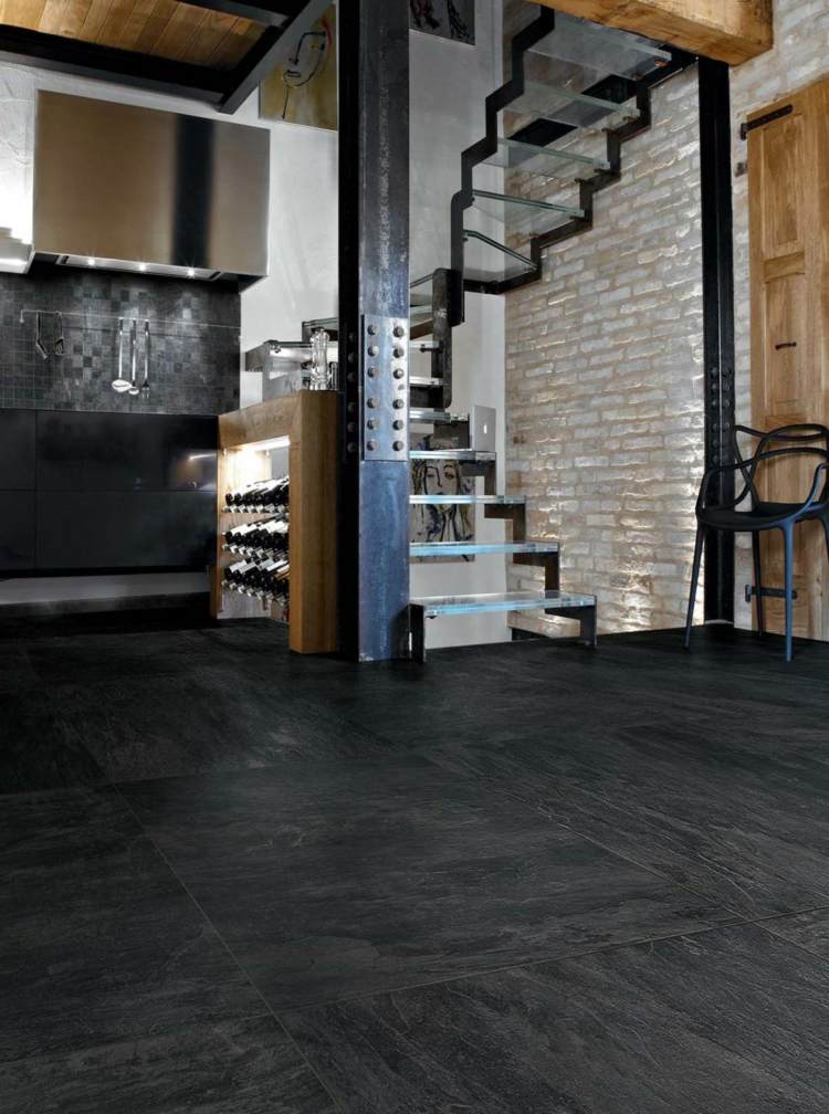 obklady v kamennom vzhľade bridlicové čierne schody tehlové moderné zariadenie