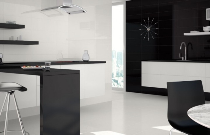 kuchynské obklady-online-obklad-obklad-BERLIN-čierny-lesklý-keramický-obklad-moderný