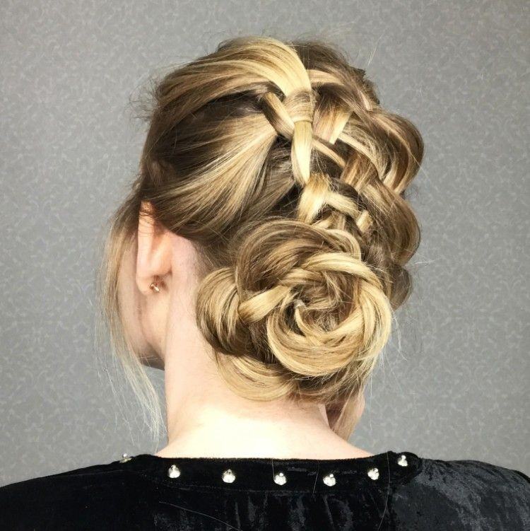 chignon kvetina kvet vrkoč spletené vlasy
