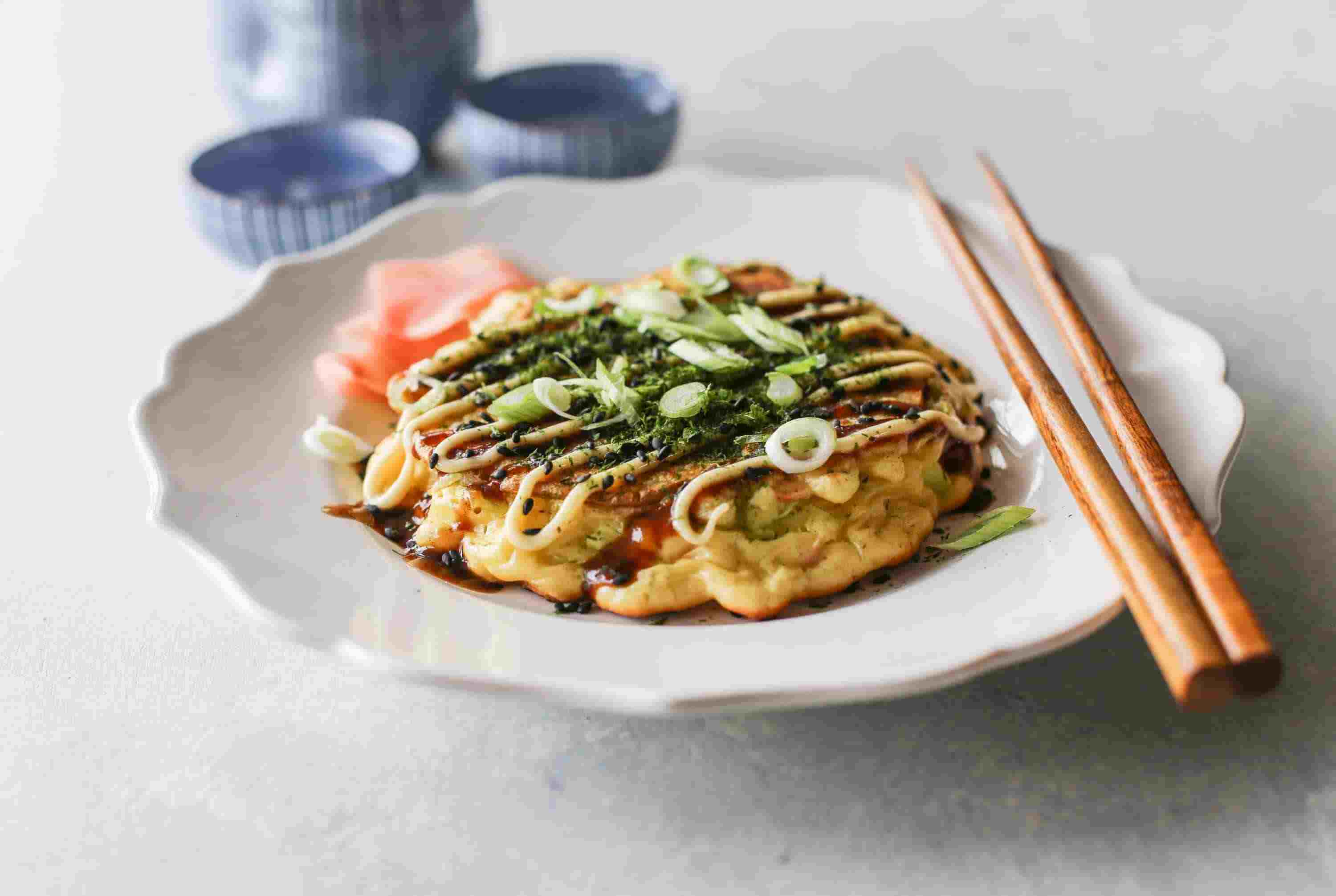 Japonské palacinky okonomiyaki nápady na výdatné raňajky