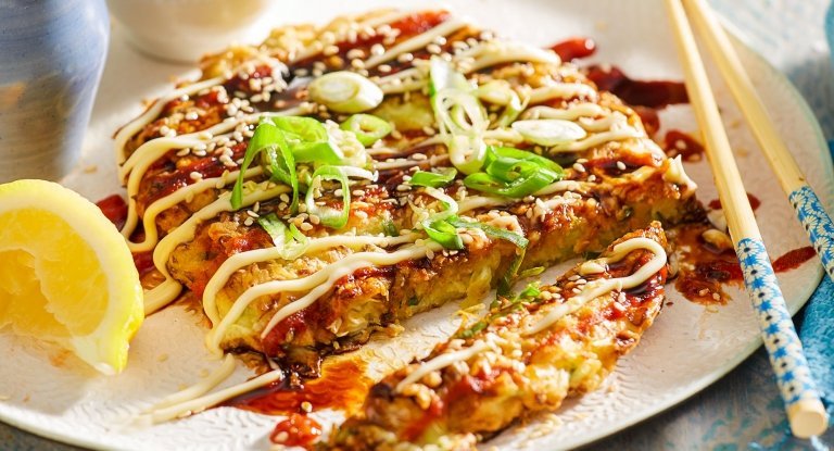 Recept na japonskú palacinku Okonomiyaki Ľahko chutné nápady na raňajky