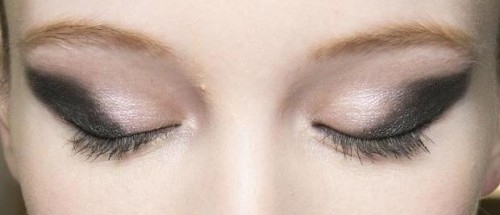 správne nanášanie očných tieňov rady, nápady na líčenie
