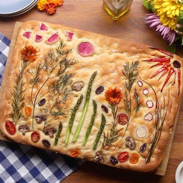 Čo je to Foccacia chlieb s nízkym obsahom uhľovodíkov a Foccacia záhradným receptom