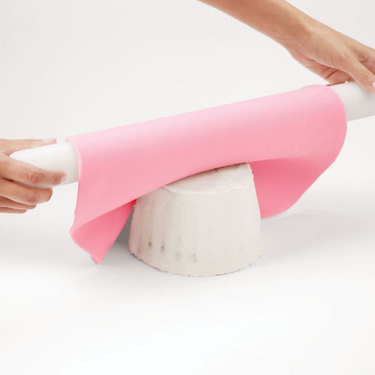 Fondant na koláče Fondant na koláče -recept-urobte-urobte-tipy