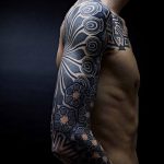 ETHNIC TATTOOS # 7 е достойна версия на модела, който може успешно да се използва за обработка и нанасяне като етнически татуировки на рамото