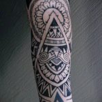 ETHNIC TATTOOS №998 - изключителна версия на картината, която може лесно да се използва за преразглеждане и приложение като етнически татуировки за жени