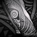 ETHNIC TATTOOS # 370 е готина версия на модела, която може успешно да се използва за обработка и прилагане като етнически татуировки на славяните