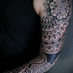 ETHNIC TATTOOS # 480 - готина версия на модела, която може успешно да се използва за обработка и нанасяне като етнически татуировки на гърба