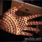 foto af mehendi -tatovering på håndfladen (mehendi on) (betydning) - eksempeltegning - 095