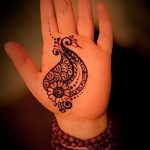 foto af mehendi -tatovering på håndfladen (mehendi on) (værdi) - eksempeltegning - 002