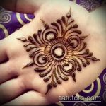 foto af mehendi -tatovering på håndfladen (mehendi on) (værdi) - eksempeltegning - 006