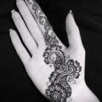 foto af mehendi -tatovering på håndfladen (mehendi on) (værdi) - eksempeltegning - 009